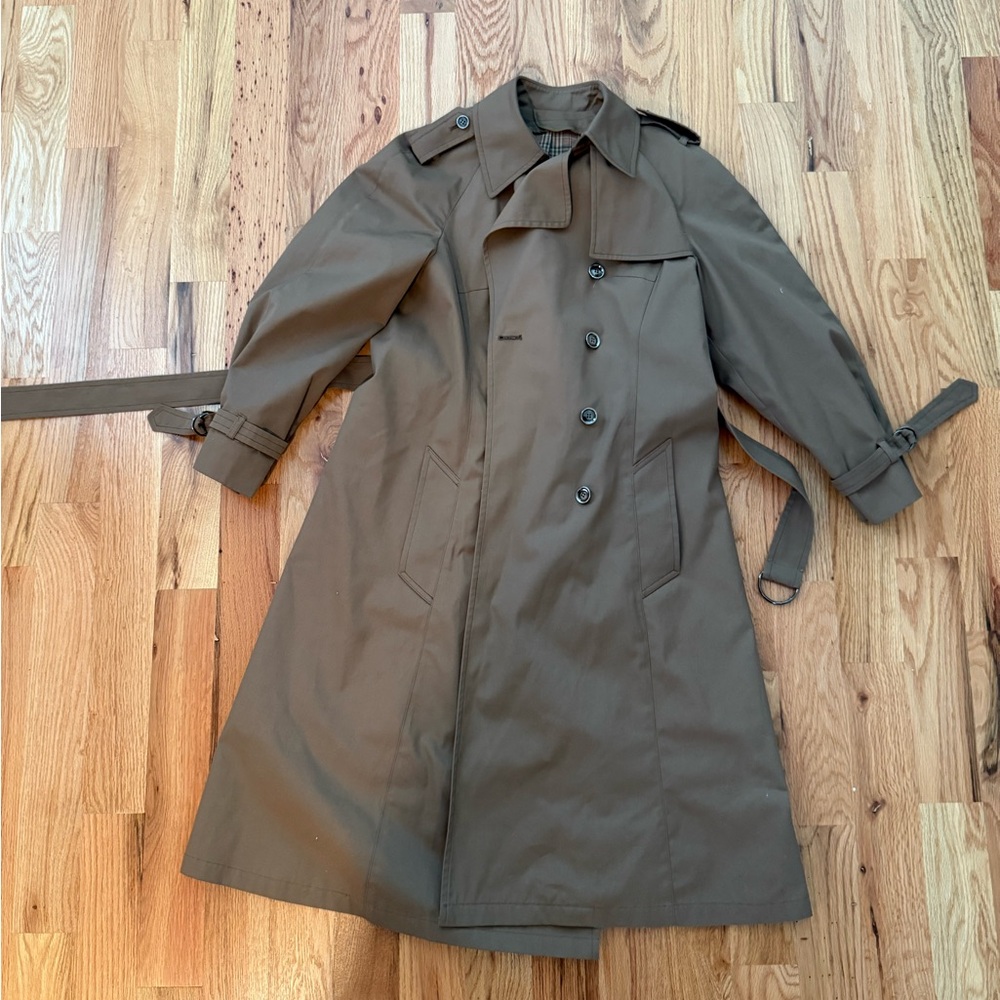London Fog Brown Trench Coat with Belt and Adjustable Cuffs